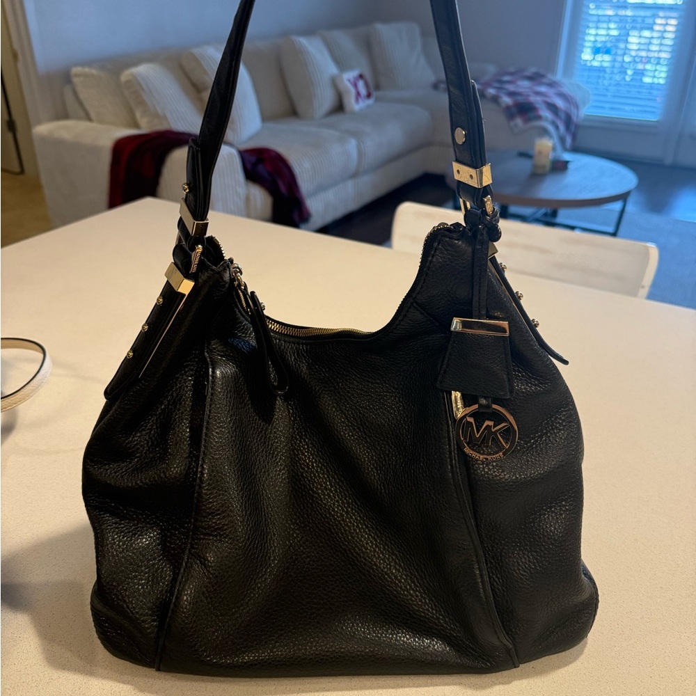 Multiple brands/purses